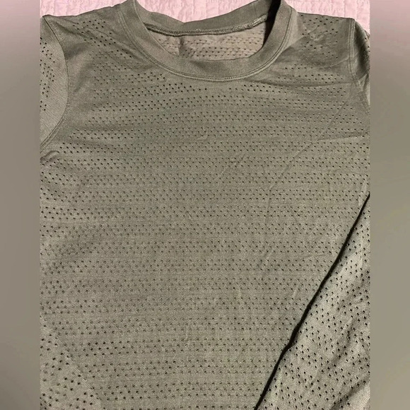 Green mesh cropped top - Picture 2 of 3